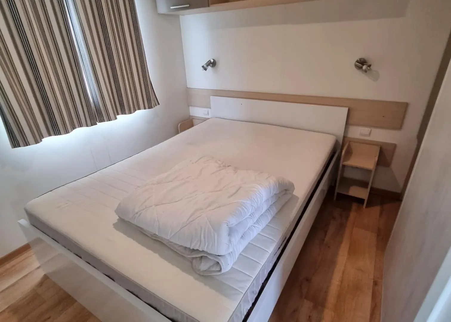 Luxueuze Stacaravan 4Pers Met Terras En Tuintje Bredene Holiday home